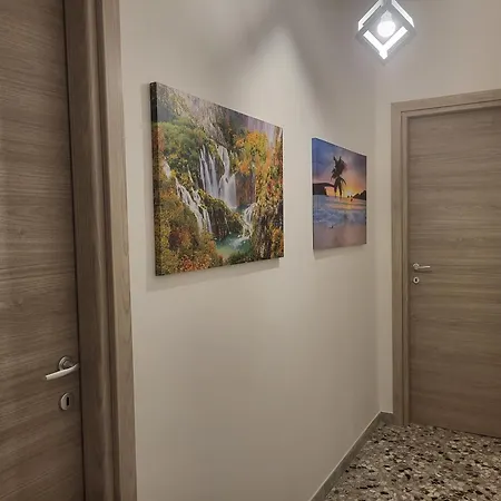 Garibaldi Square * 巴里