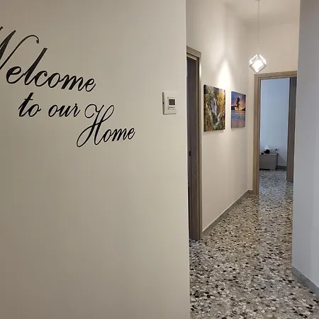 Garibaldi Square 巴里