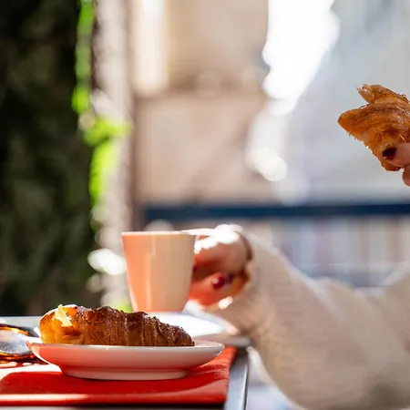 Garibaldi Square 公寓 *