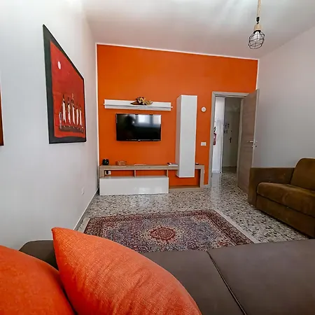 Garibaldi Square 巴里