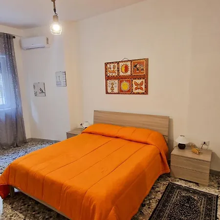 Garibaldi Square * 巴里